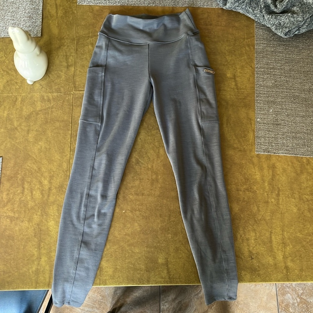 BOMBSHELL LEGGINGS - size L, medium rise, ribbed style with pockets